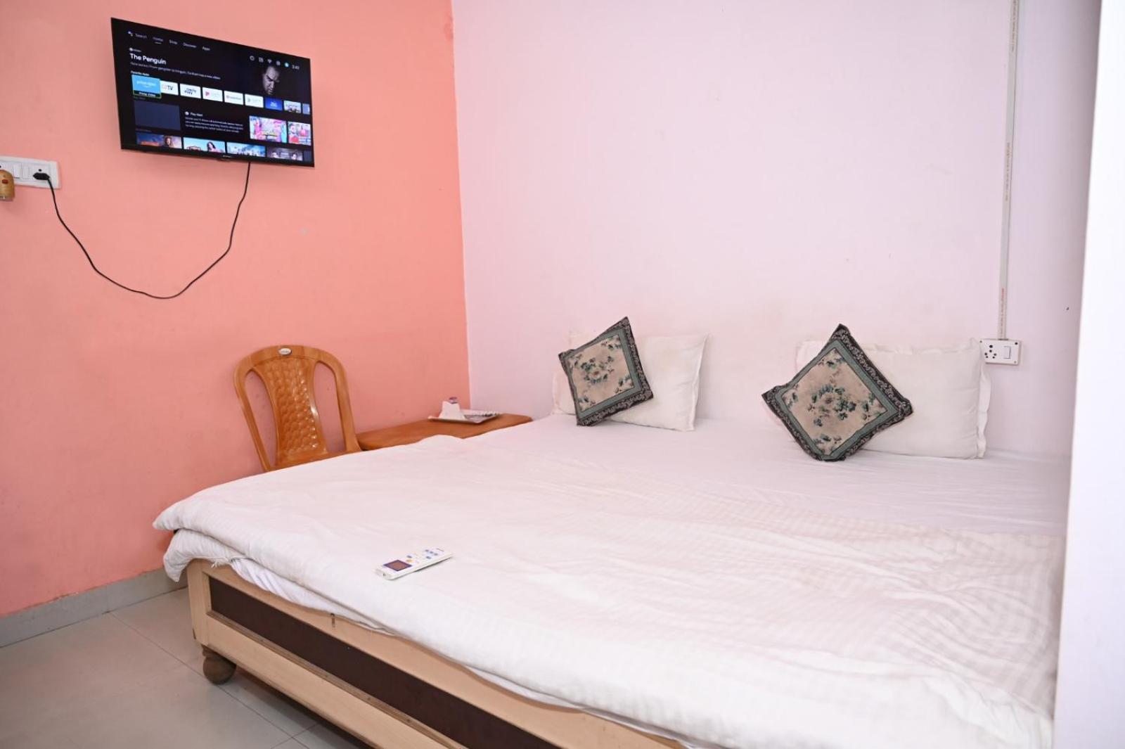 Viva Guest House Патна Экстерьер фото
