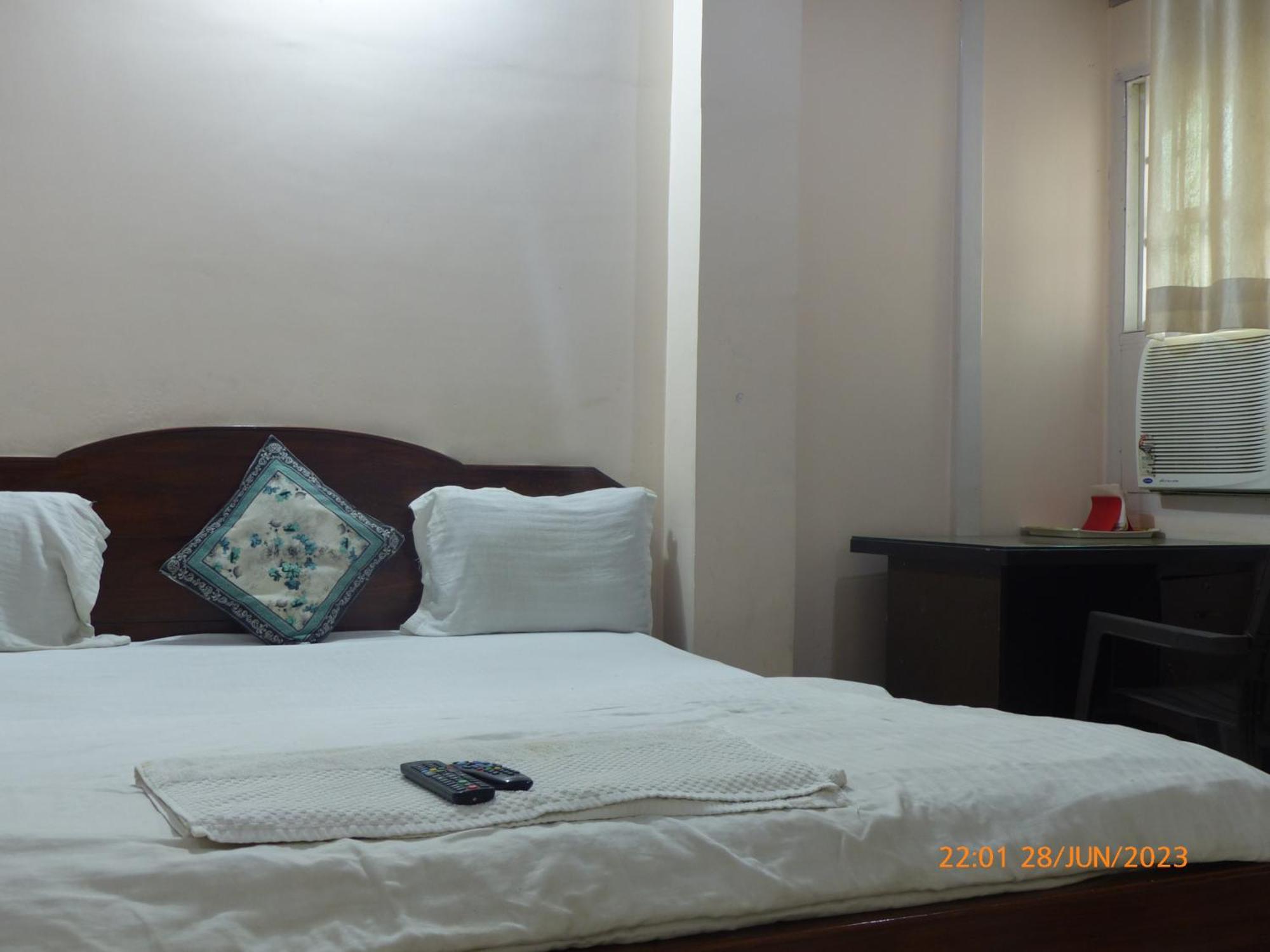 Viva Guest House Патна Экстерьер фото