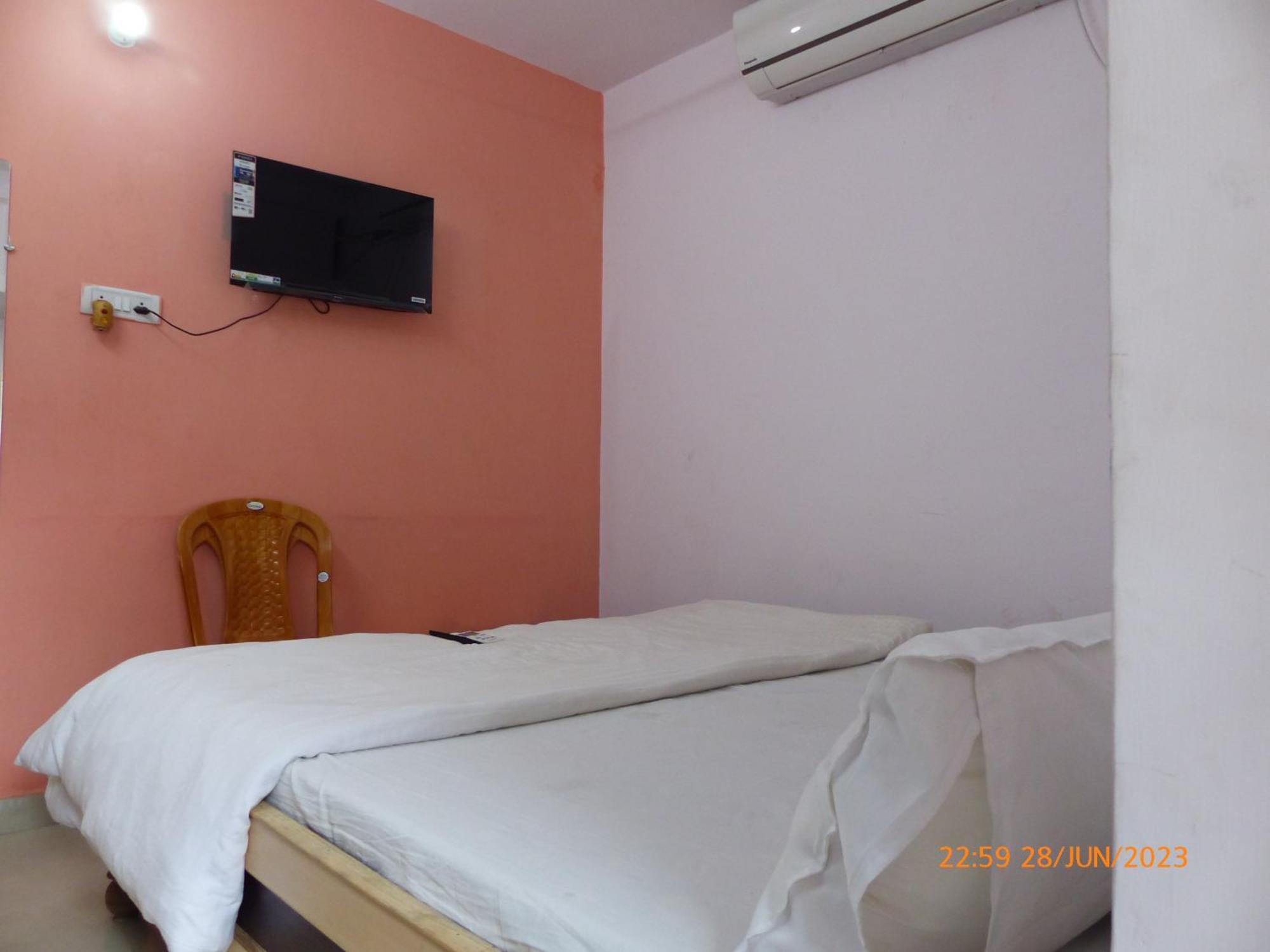 Viva Guest House Патна Экстерьер фото